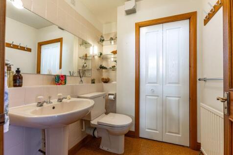 Cloakroom/WC