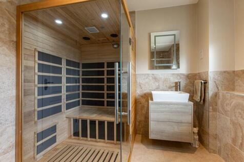 Sauna in Ensuite Shower Room 