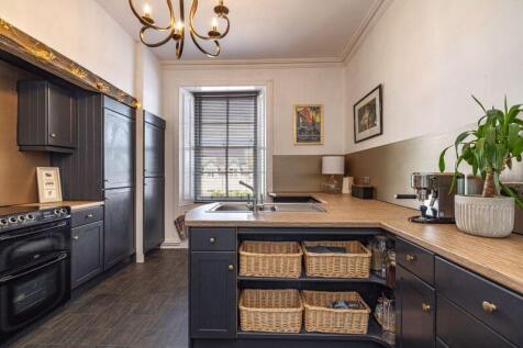 Breakfasting Kitchen