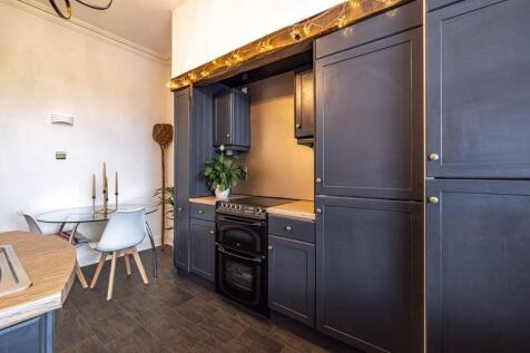 Breakfasting Kitchen