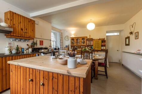 Breakfasting Kitchen