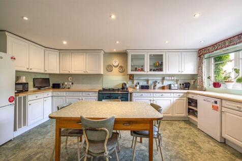Breakfasting Kitchen