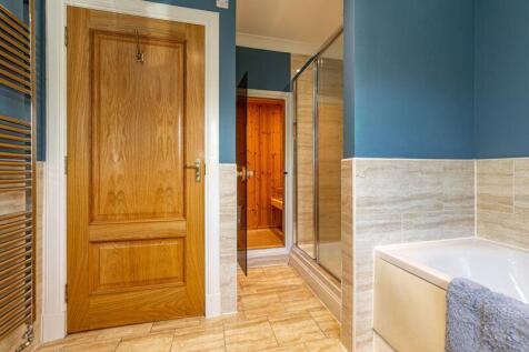 Family Bathroom &amp; Sauna