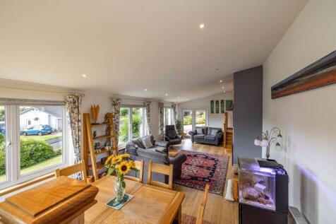 Sitting/Dining Room