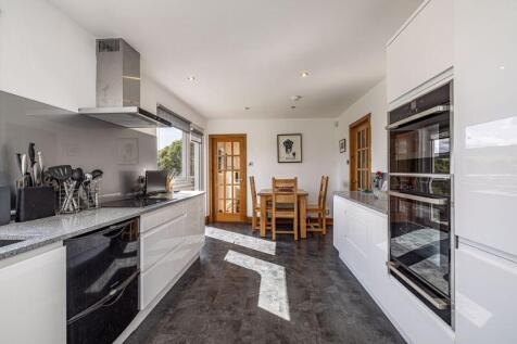 Breakfasting Kitchen