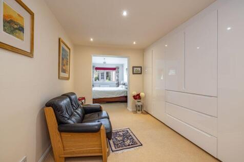 Bed 2/Dressing Room