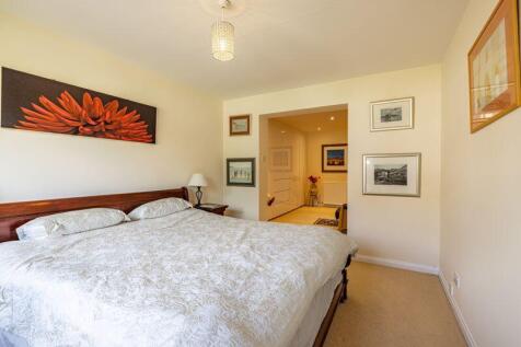 Bed 2/Dressing Room