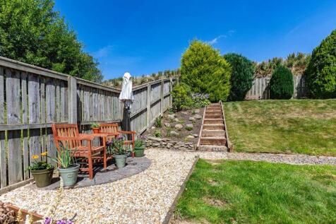 Sitting Area &amp; Garden