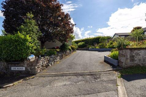 Driveway Entrance