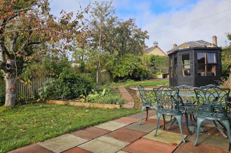 Patio Area & Summer House
