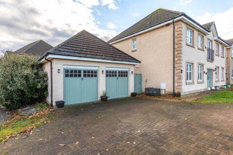 Front Driveway &amp; Double Garage
