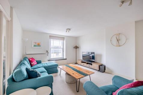 48d High Street - Internals-1.jpg
