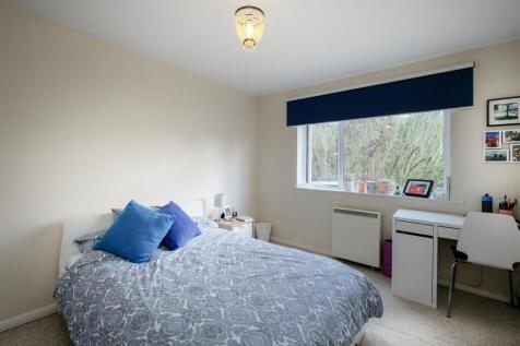Bedroom 1 - Back