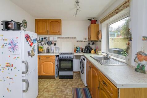 2 Eleanor Close-16.jpg