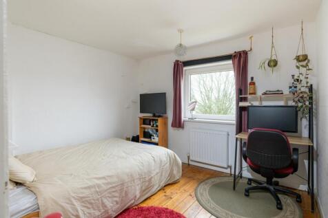 2 Eleanor Close-24.jpg