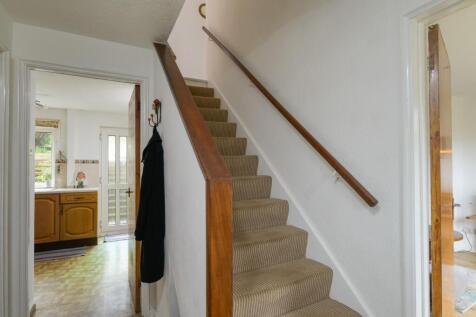 2 Eleanor Close-10.jpg