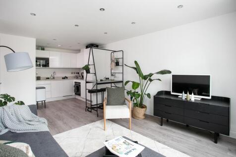 Flat 22 North Building-13.jpg