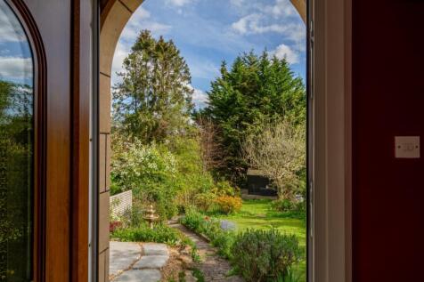 217 Bailbrook Lane-30.jpg