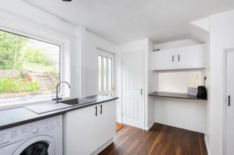 2 Eleanor Close Bath, BA2 1QL-6.jpg