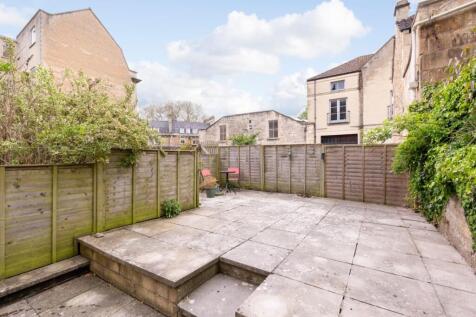 Flat, 3 Russell Street, Bath BA1 2GF-13.jpg
