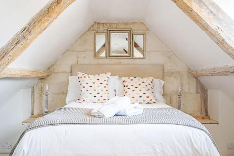 bedroom 6.jpg