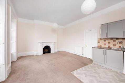 First Floor Flat, 2 Beaufort Villas, Bath, BA1 6LY