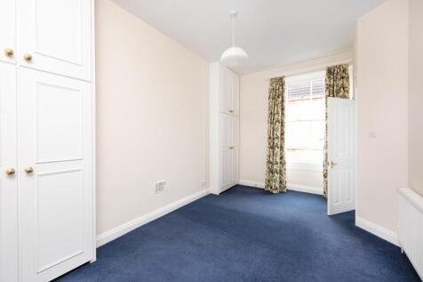 First Floor Flat, 2 Beaufort Villas, Bath, BA1 6LY