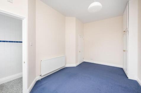 First Floor Flat, 2 Beaufort Villas, Bath, BA1 6LY