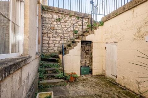 7 Johnstone St-8.jpg