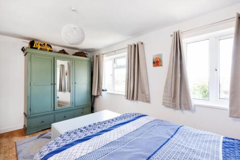 96 Chandler Close, Bath BA1 4EQ-15.jpg