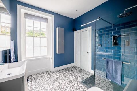 Family Bathroom.jpg