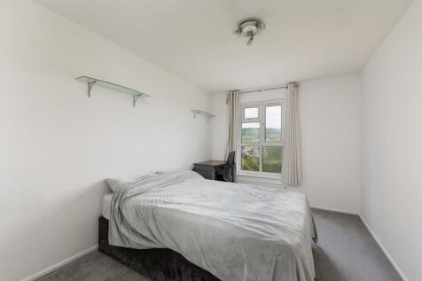 44 Saffron Court Bath BA1 6DF-9.jpg