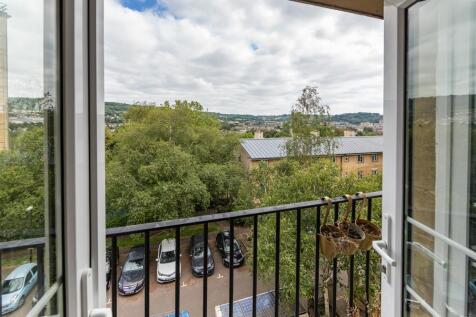 44 Saffron Court Bath BA1 6DF-4.jpg