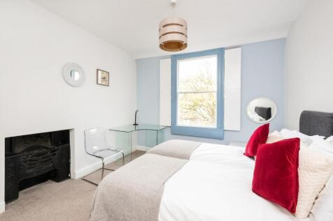 Flat 2, 6 Kensington Place, Bath, BA1 6AW-12.jpg