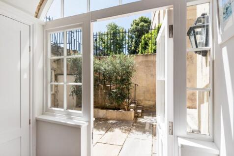 29A Royal Crescent, Bath BA1 2LT-12.jpg
