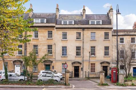 Flat 3, 2 Kensington Place, Bath, BA1 6AW-11.jpg