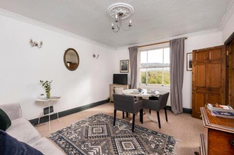 Flat 3, 2 Kensington Place, Bath, BA1 6AW-2.jpg