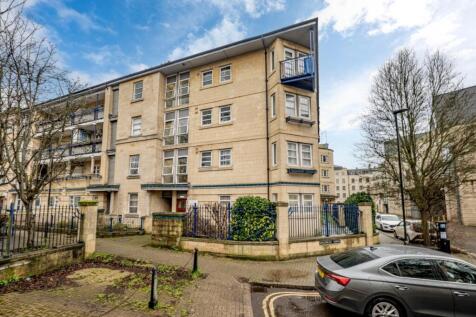 4 Riverside Gardens_edit-1.jpg