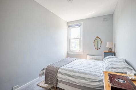 Flat 4 78 Lower Oldfield Park BA2 3HP-7.jpg