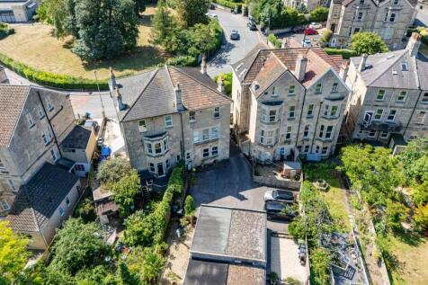 Flat 4 78 Lower Oldfield Park BA2 3HP-24.jpg