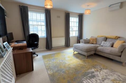 Mums flat pics_living room 1.jpg