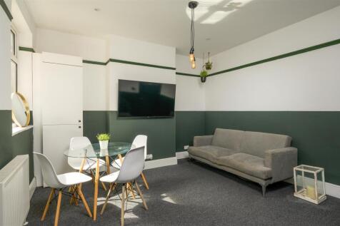 147 Avonvale Road-8.jpg