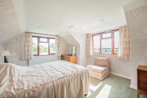 Bedroom 4.jpg