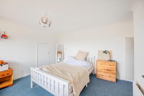 bedroom   .jpg