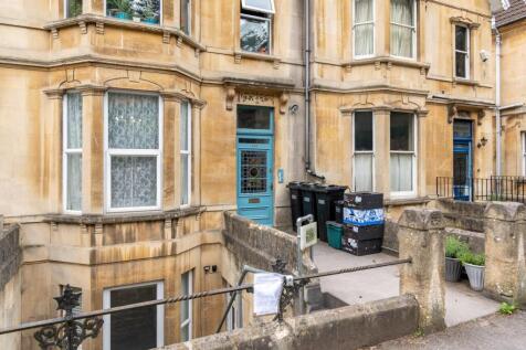 Ground Floor Flat 130 London Road West-11.jpg