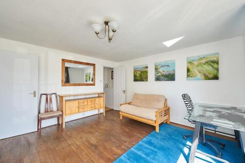 55 Saffron Court-3.jpg