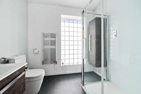 Principle En-Suite.jpg