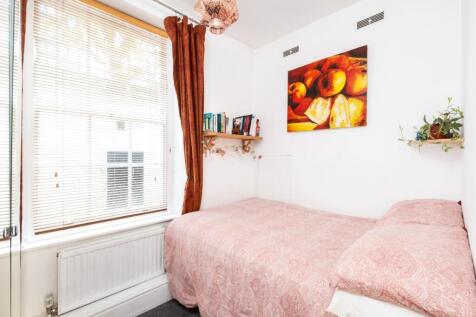 Basement Flat, 8 Kensington Place, Bath, BA1 6AW-1