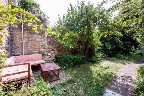 Basement Flat, 8 Kensington Place, Bath, BA1 6AW-1