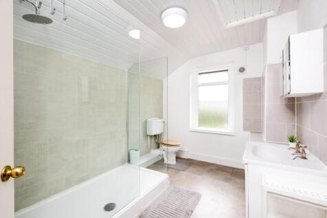 21 Coronation Avenue, Bath-7.jpg